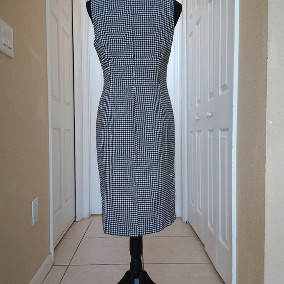 Houndstooth Sheath Dress - Picture 6 of 6